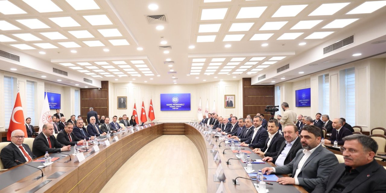 Kamu çalışanları için yeni dönem talebi: Ek zam, 3600 ek gösterge ve vergi düzenlemesi