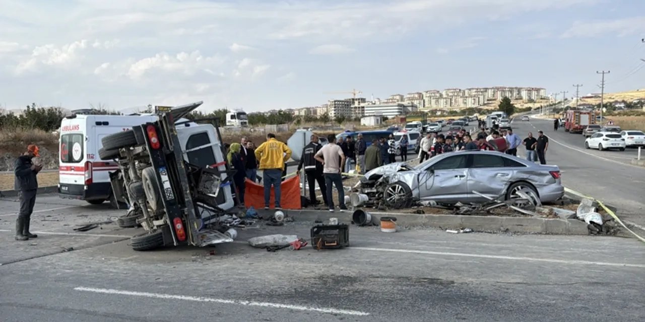 MHP'li vekil Zuhal Karakoç'un bulunduğu konvoy kaza yaptı: 1 ölü, 7 yaralı
