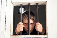 Anneyi sevmeyen erkek dövüyor...