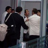 Bakan Çağlayan Çinde tartaklandı