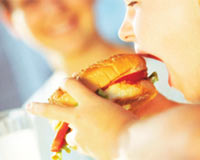 Çocuğunuzun sağlıklı yemek seçmesini sağlamanın yolları