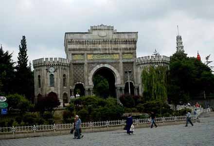 Üniversitede büyük fişleme