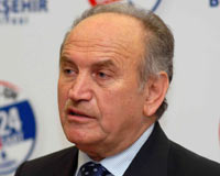 Kadir Topbaş: CHP, üniversitelileri mağdur etti