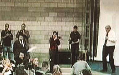 IMF Başkanına ayakkabı fırlattı