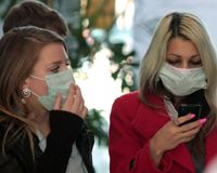 Sağlık Bakanı Akdağ: 5 ay öpüşmeyin