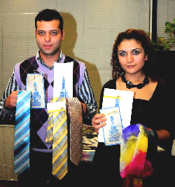 İzmir'de Belediye Öğretmenlere 40 Bin Kravat Ve Fular Dağıttı