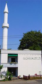 Avrupa minareye kılıf uyduramadı