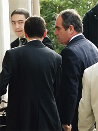 Suçlamalar onur kırıcı, geri çekin yoksa iade ediyorum