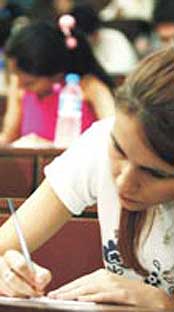 Üniversite sınavları iptalin eşiğinde