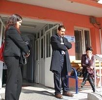 Okul müdürünü dolandırdılar