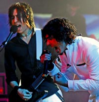 Müzik otoriteleri sahip çıktı, halk beğenmedi