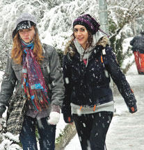 Mart kapıdan baktırdı