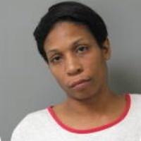 Öfkeli anne kılıçla okulu bastı