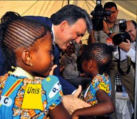 Bir bebek getir de bizimkiyle büyüsün!