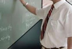 Öğretmene okul önünde dayak