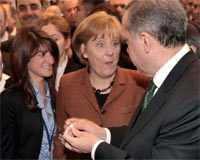 Türk lisesine Schröder'den destek: Uyuma katkı sağlar