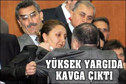 Yüksek Yargı toplantısında arbede