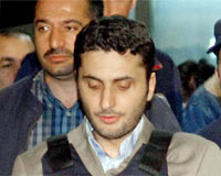 Demokrasiyi ipten alan polis