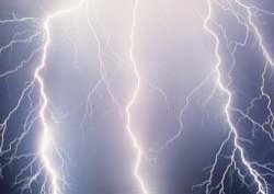 Askeri bölgeye yıldırım düştü 2 asker yaralı