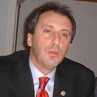 Arapça seçmeli dil kavgası