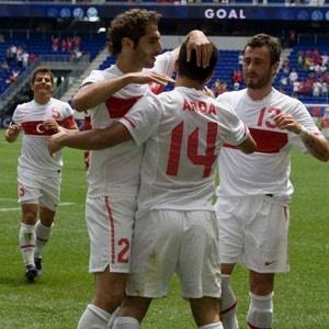 Milliler göz doldurdu