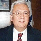 Rektör, eşini hamile kaldı diye boşuyor