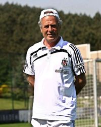 Yeni teknik adam imzayı attı