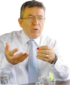 Akademisyenler yurtdışına gidecek