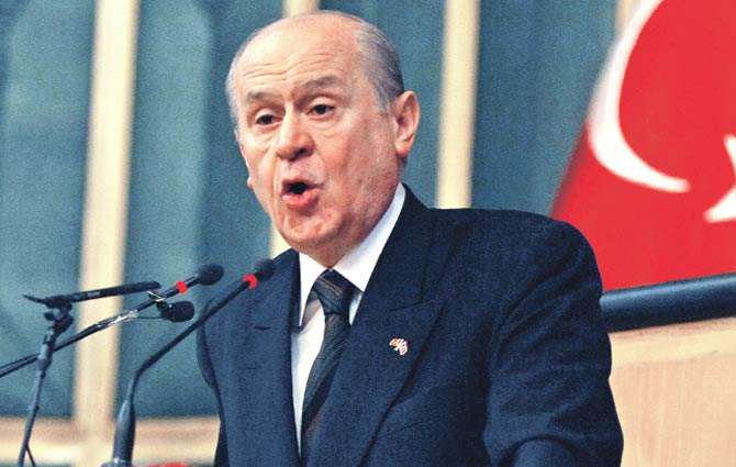 Biri siyasi diğeri küresel taşeron