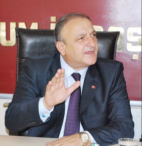 'Sen kim oluyorsun?'