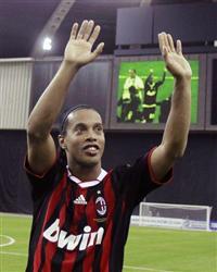 Ronaldinho formaları hazır