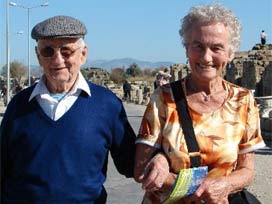 Belçikalı doktordan Türk okullarına methiye