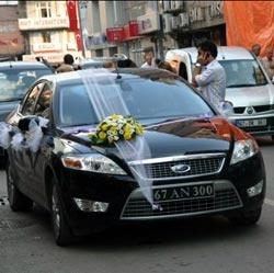 Makam aracı düğün arabası oldu