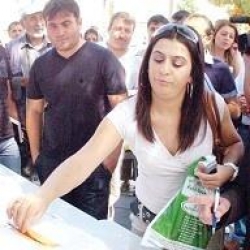 "Hayır" Oyları Kıl Payı Farkla Önde