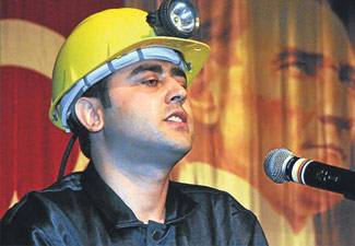 Ders anlatırken ağladı, ağlattı