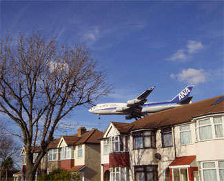 Uçak rotası altındakiler dikkat!