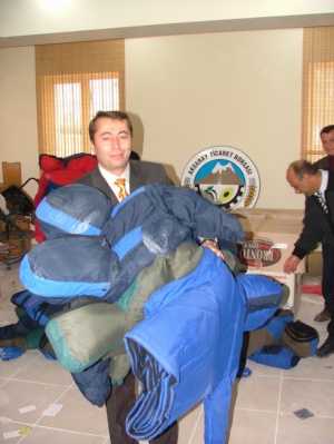 Yoksul öğrencilere dağıtılacak giysiler çalındı