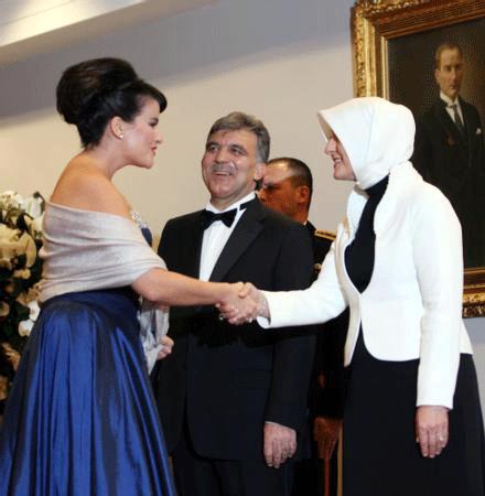 Gül'den 29 Ekim'de resepsiyon sürprizi