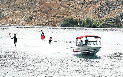 Denizden uzakta su şenliği!