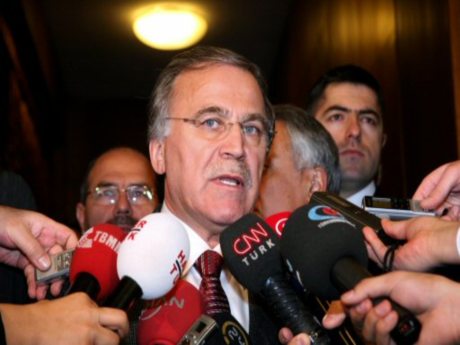 'Güçlü demokrasi, güçlü basından geçer'