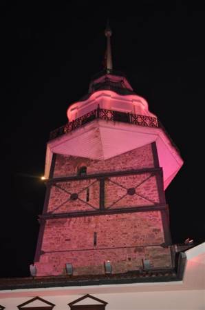 Kız Kulesine kadın eli değdi