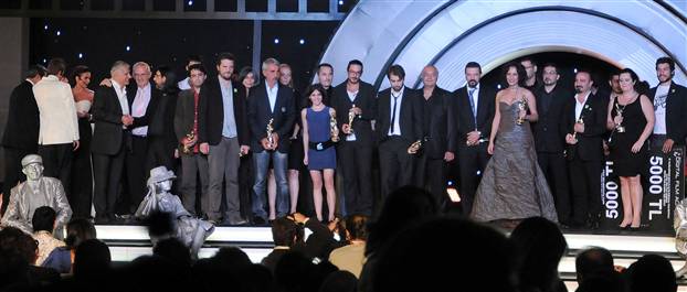 Altın Portakal'ın en iyisi 'Çoğunluk'