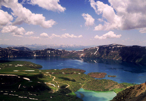Nemrut Krater Gölü, oldu çöp gölü!