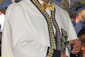 Rektör adayından üniversite hocalarına ev vaadi