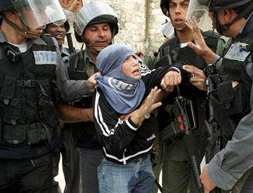 'Taş atan çocuk ailesinden alınsın'