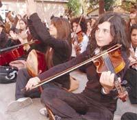 Öğretmenlerimizi göndermeyin eylemi