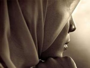 Başörtülü öğrencilerden YÖK'e suç duyurusu