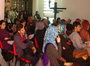 Taş atan çocuklara İslami destek