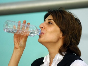 Günde en az 8 bardak su için