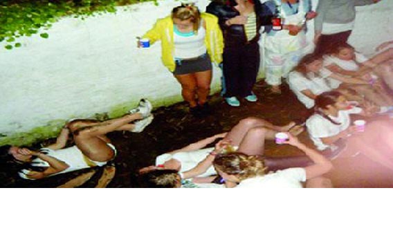 Saygın üniversiteden şok fotoğraf